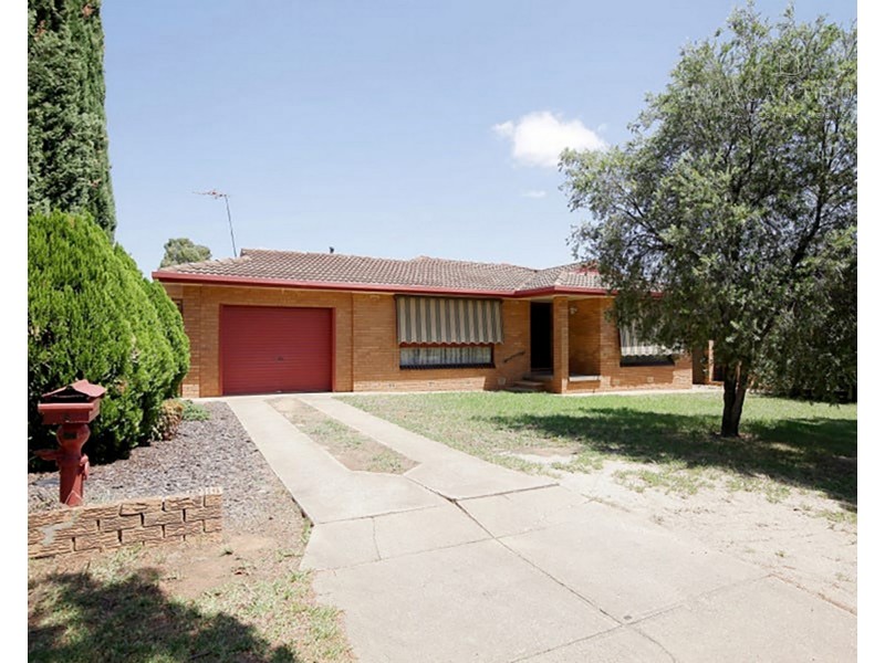 4 Fraser Street, Mount Austin NSW 2650