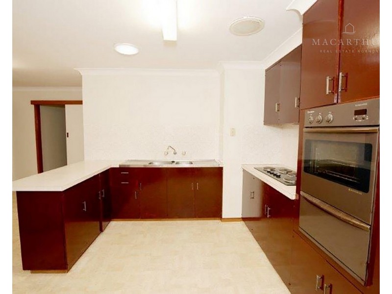 4 Fraser Street, Mount Austin NSW 2650
