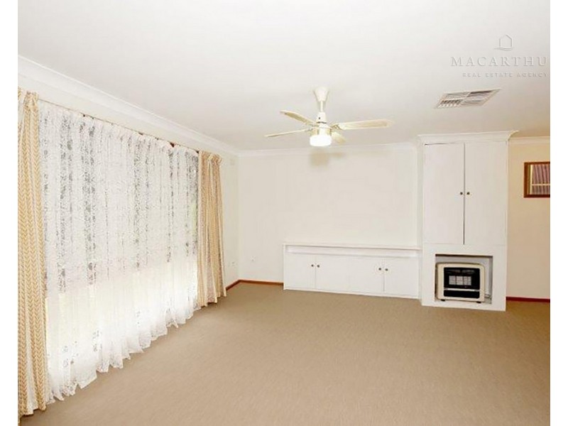 4 Fraser Street, Mount Austin NSW 2650