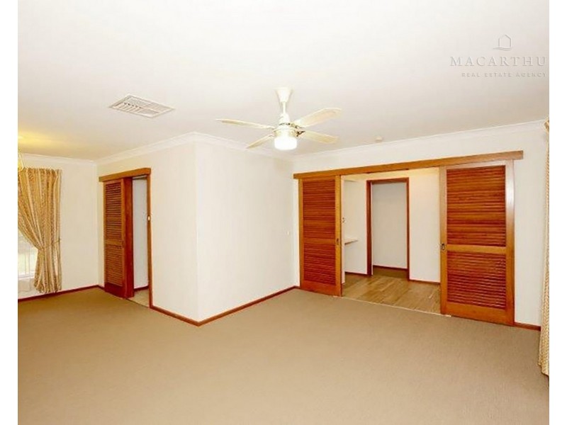 4 Fraser Street, Mount Austin NSW 2650