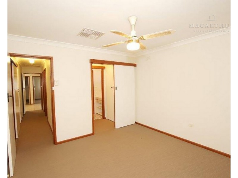 4 Fraser Street, Mount Austin NSW 2650