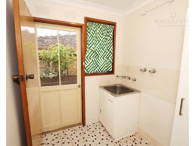 4 Fraser Street, Mount Austin NSW 2650
