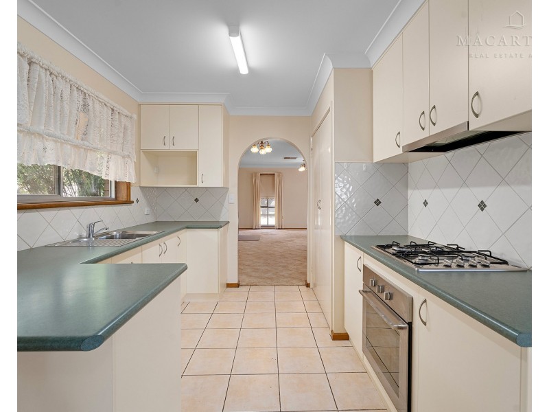 92 Raye Street, Tolland NSW 2650
