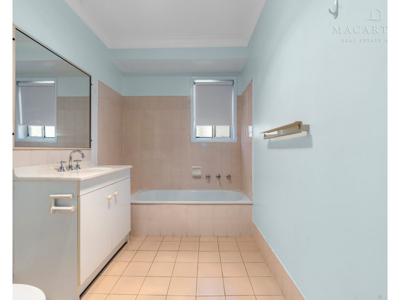 2/54 Adjin Street, Mount Austin NSW 2650