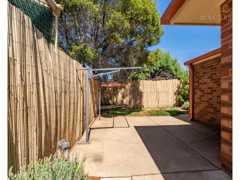2/54 Adjin Street, Mount Austin NSW 2650