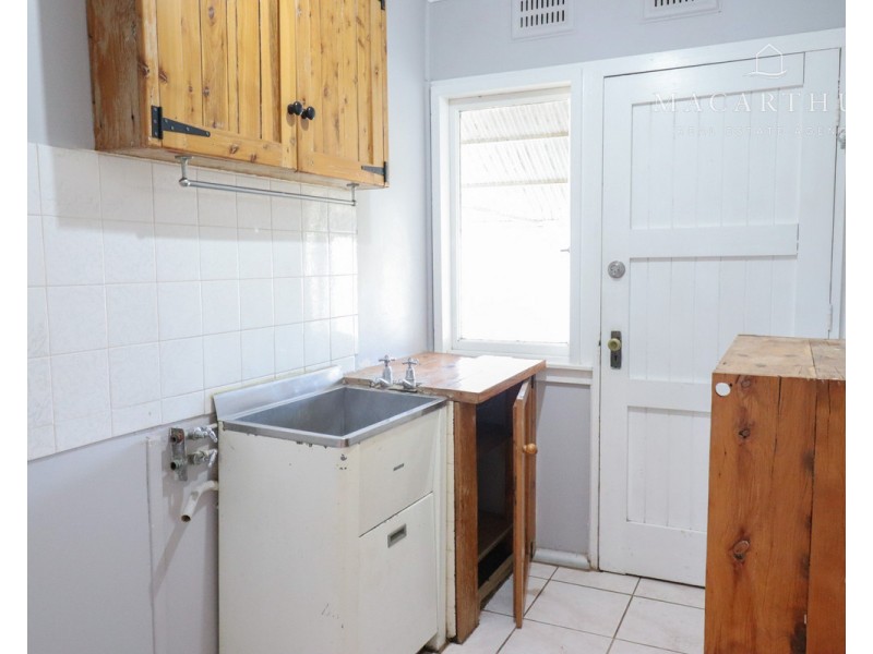 124 Bourke Street, Mount Austin NSW 2650