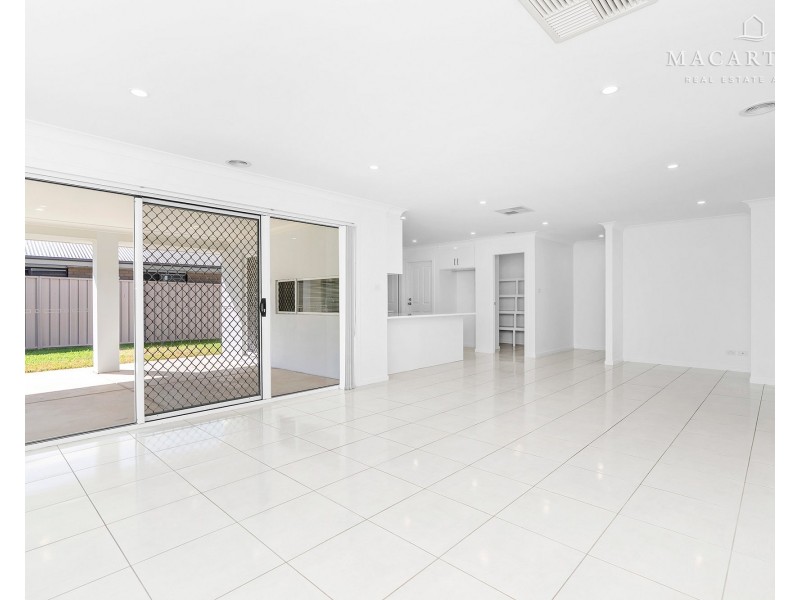 43 Durack Circuit, Boorooma NSW 2650