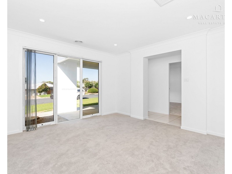 43 Durack Circuit, Boorooma NSW 2650