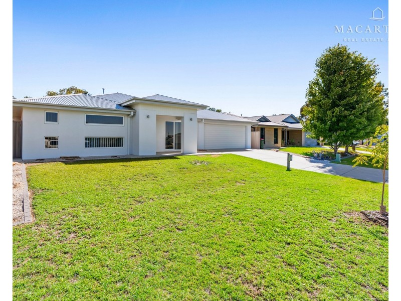 43 Durack Circuit, Boorooma NSW 2650
