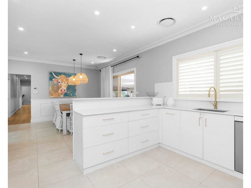 7 Loru Close, Kooringal NSW 2650