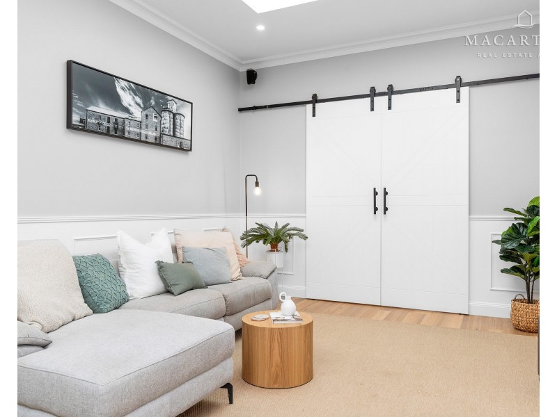 7 Loru Close, Kooringal NSW 2650