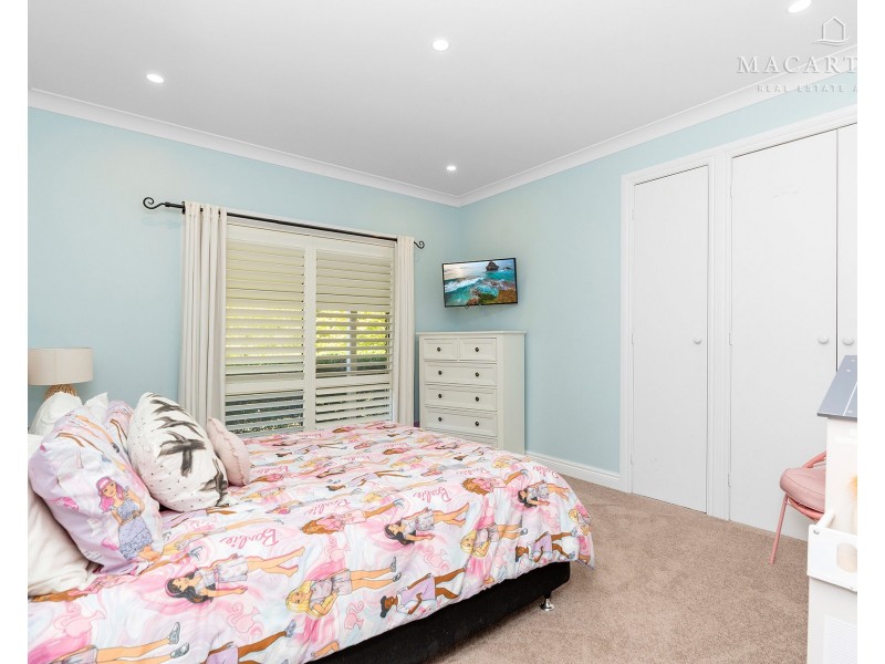 7 Loru Close, Kooringal NSW 2650