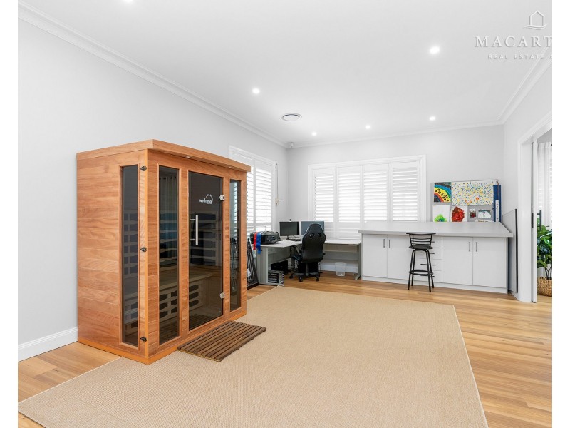 7 Loru Close, Kooringal NSW 2650