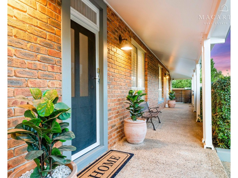 7 Loru Close, Kooringal NSW 2650