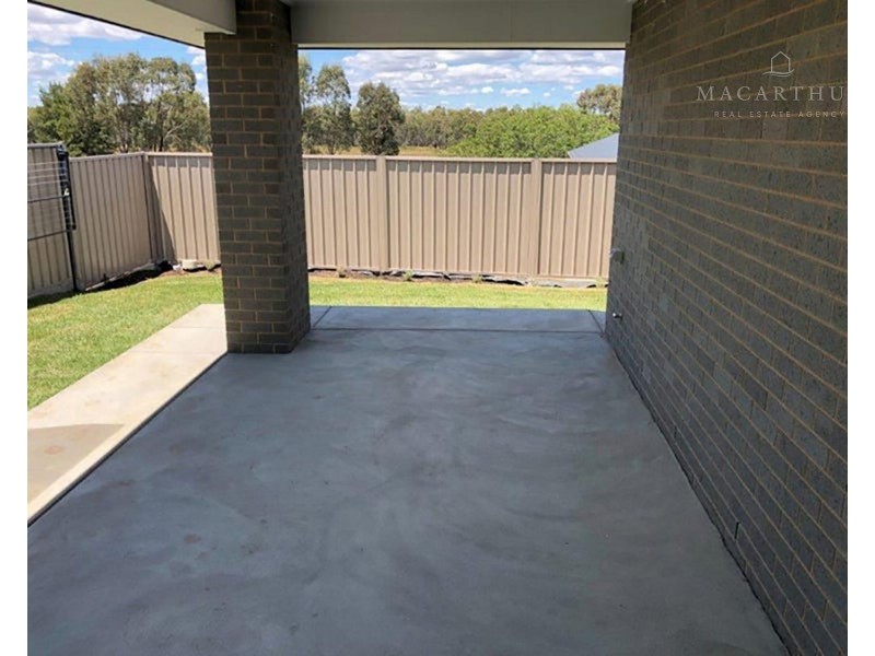 1/28 Messenger Avenue, Boorooma NSW 2650
