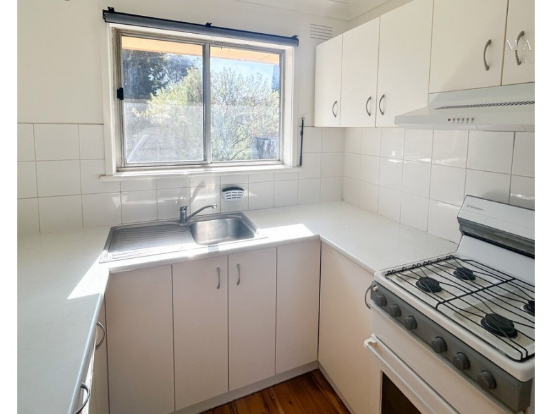 2/52 Raye Street, Tolland NSW 2650