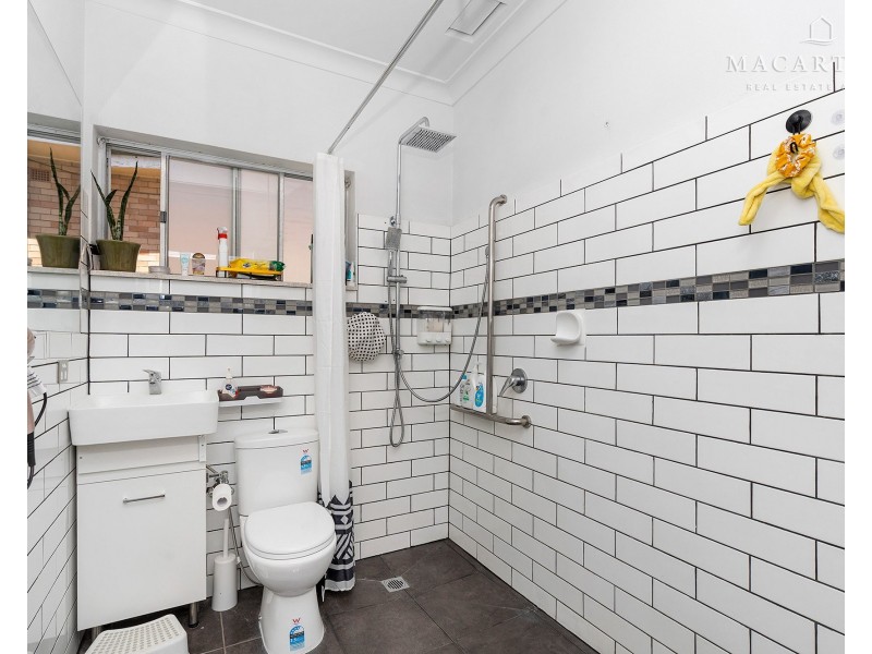 4 Freyberg Street, Ashmont NSW 2650