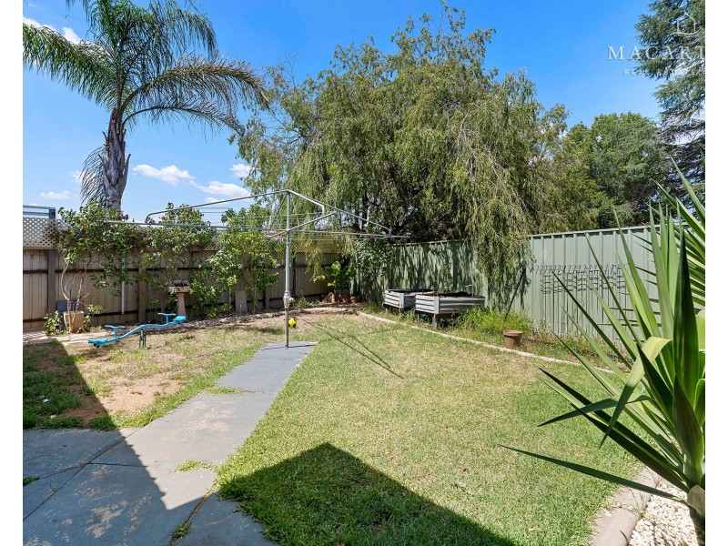 4 Freyberg Street, Ashmont NSW 2650