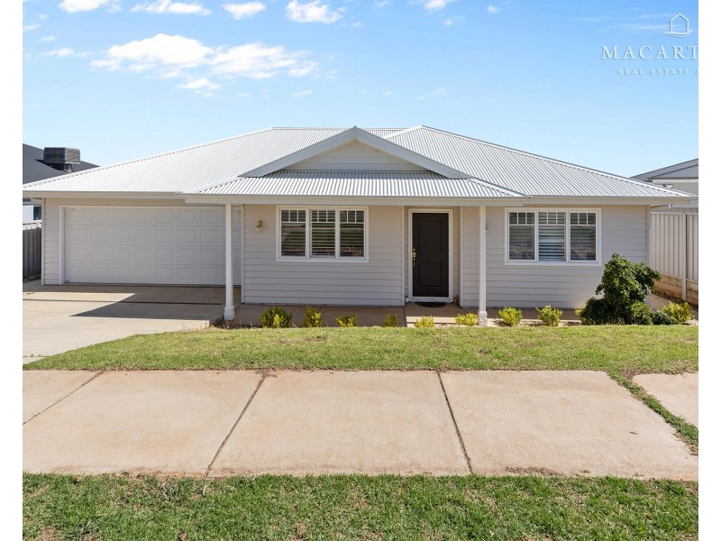 68 Jumbuck Drive, Gobbagombalin NSW 2650
