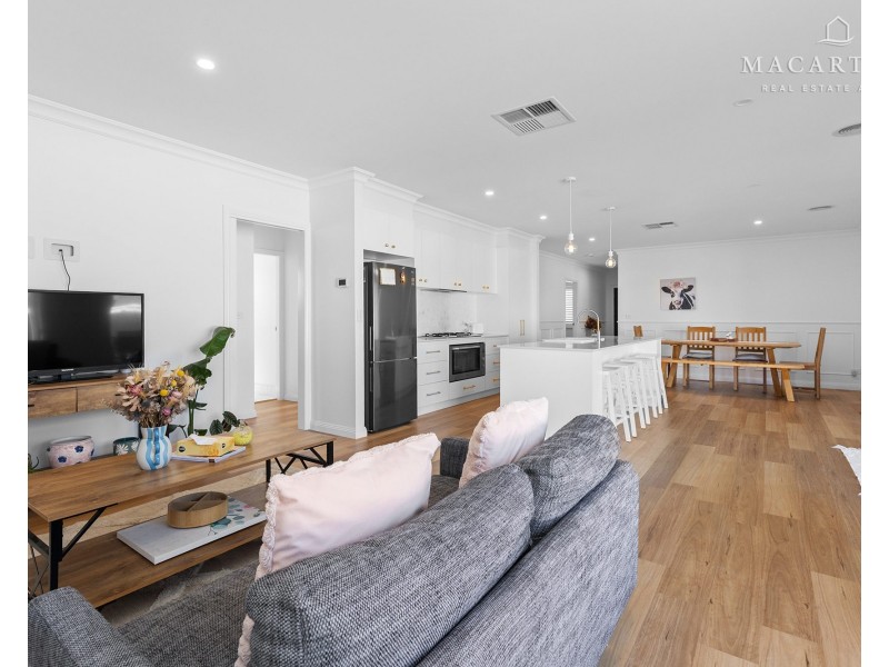 68 Jumbuck Drive, Gobbagombalin NSW 2650