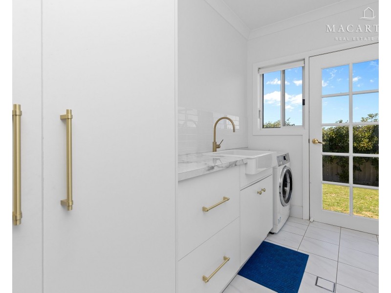 68 Jumbuck Drive, Gobbagombalin NSW 2650