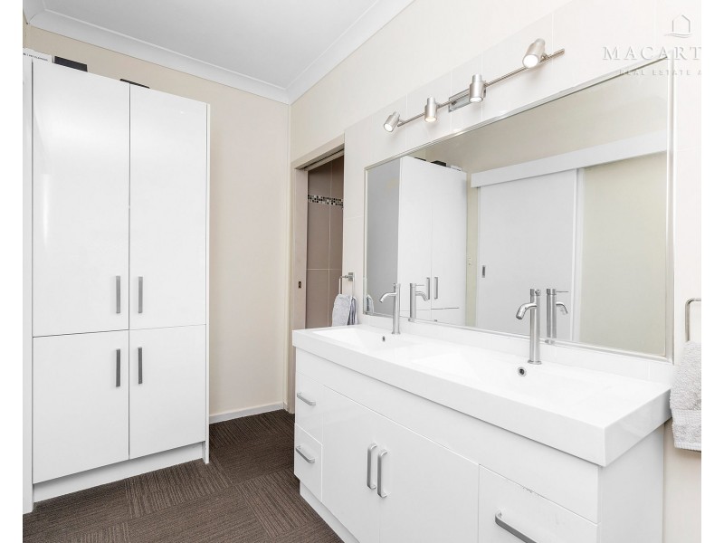 5 Norman Duck Avenue, San Isidore NSW 2650