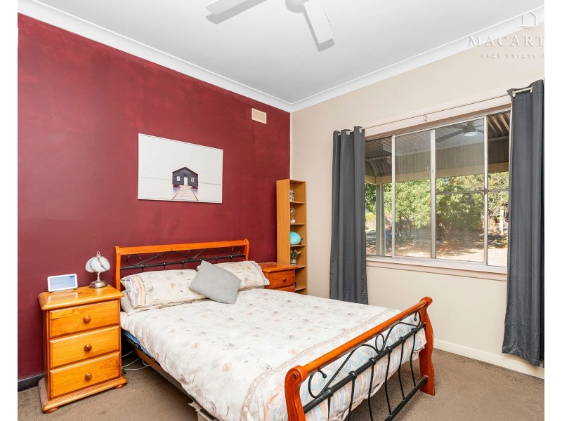 5 Norman Duck Avenue, San Isidore NSW 2650