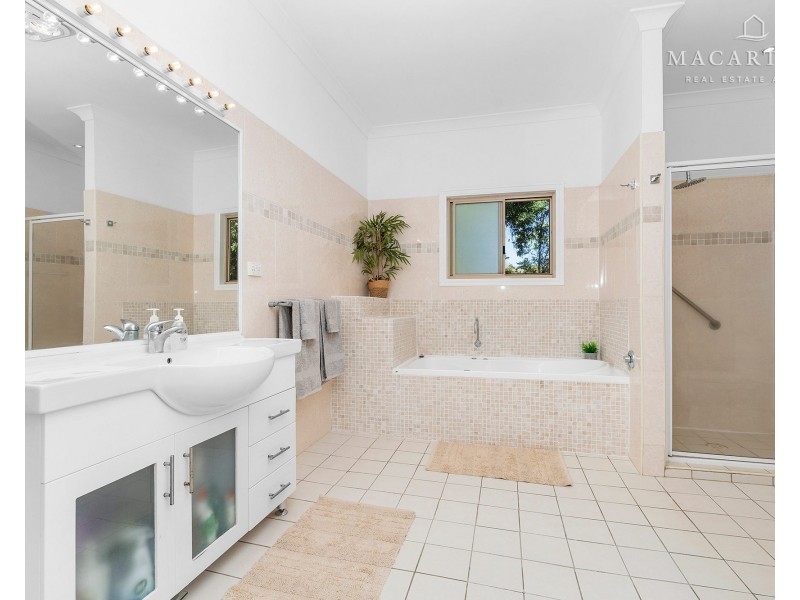 5 Norman Duck Avenue, San Isidore NSW 2650