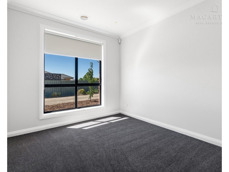 1/8 Protea Place, Forest Hill NSW 2651