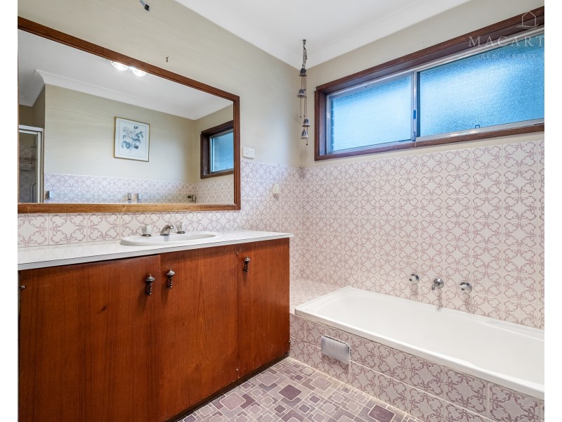 4 Crawford Street, Ashmont NSW 2650