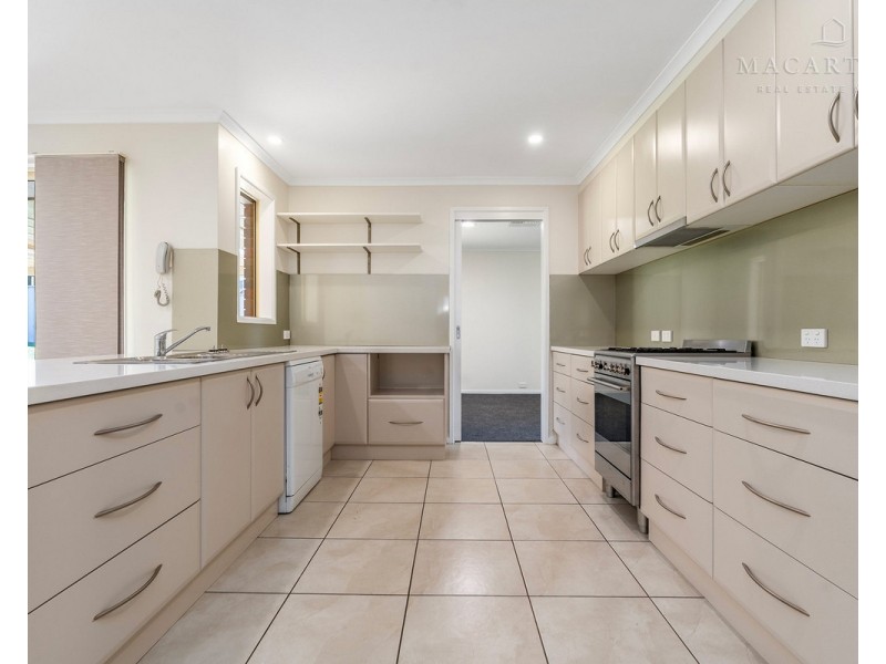 30 Kimberley Drive, Tatton NSW 2650