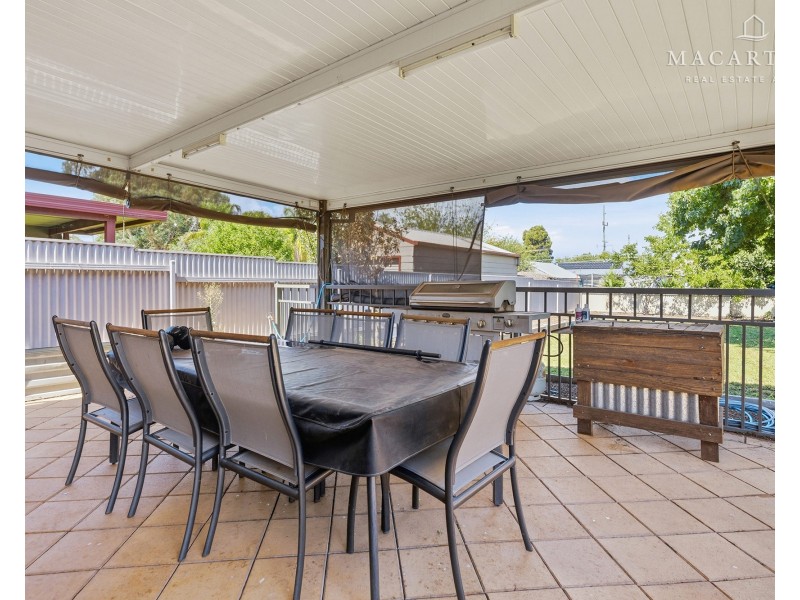 16 Walana Crescent, Kooringal NSW 2650