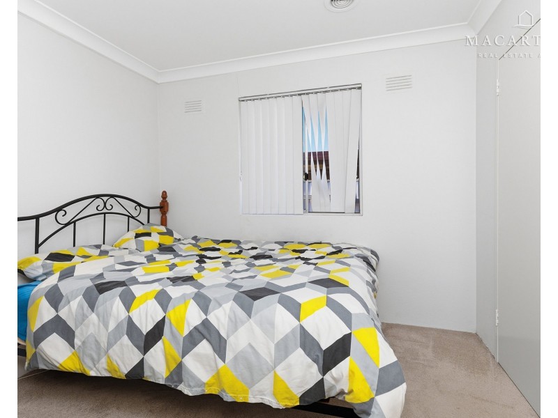 16 Walana Crescent, Kooringal NSW 2650