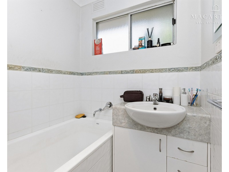 16 Walana Crescent, Kooringal NSW 2650