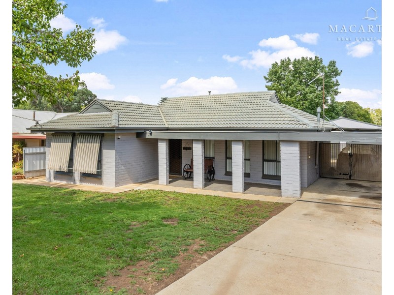 16 Walana Crescent, Kooringal NSW 2650
