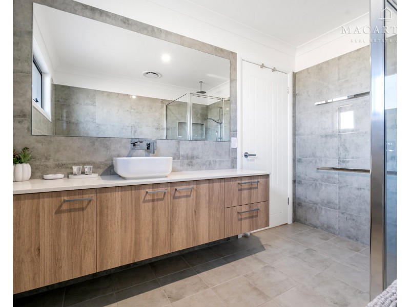 72 Shaw Street, Wagga Wagga NSW 2650