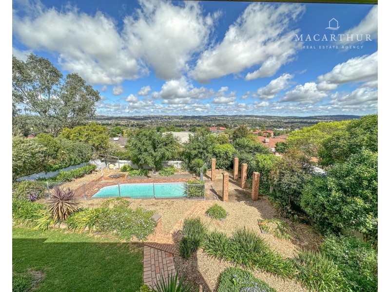 36 McCoullough Drive, Tolland NSW 2650