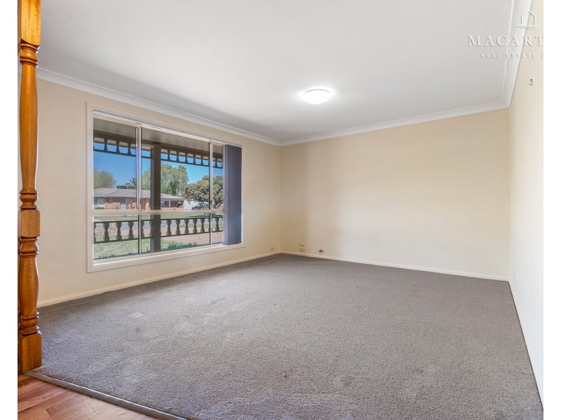 1/26 Grevillea Crescent, Lake Albert NSW 2650