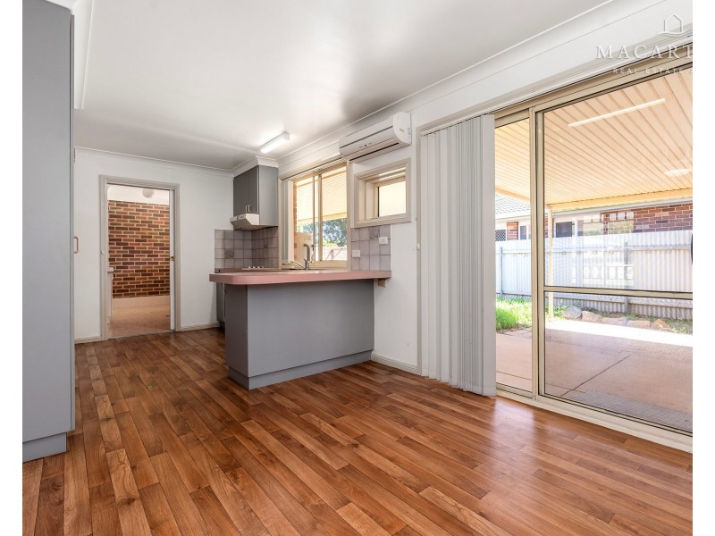 1/26 Grevillea Crescent, Lake Albert NSW 2650