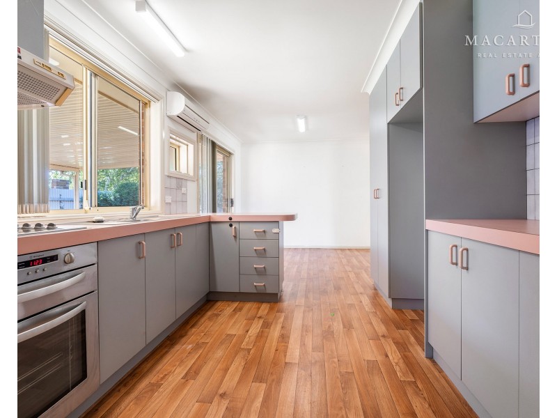 1/26 Grevillea Crescent, Lake Albert NSW 2650