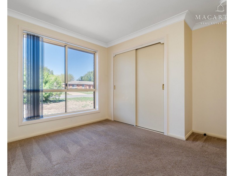 1/26 Grevillea Crescent, Lake Albert NSW 2650