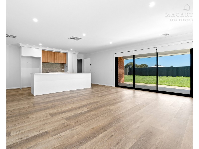 10 Moonah Street, Forest Hill NSW 2651