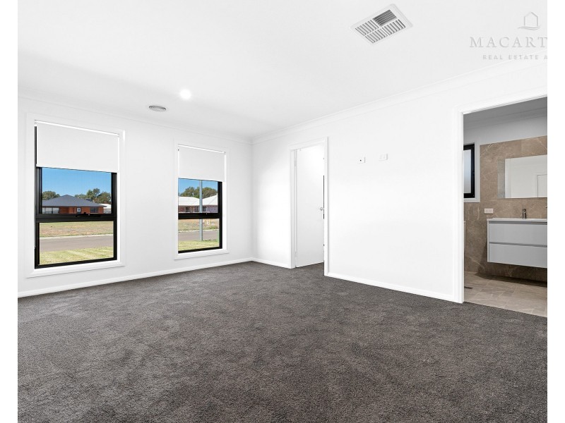 10 Moonah Street, Forest Hill NSW 2651