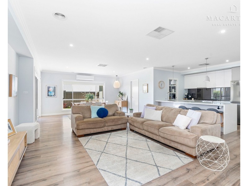 18 Chang Avenue, Lloyd NSW 2650