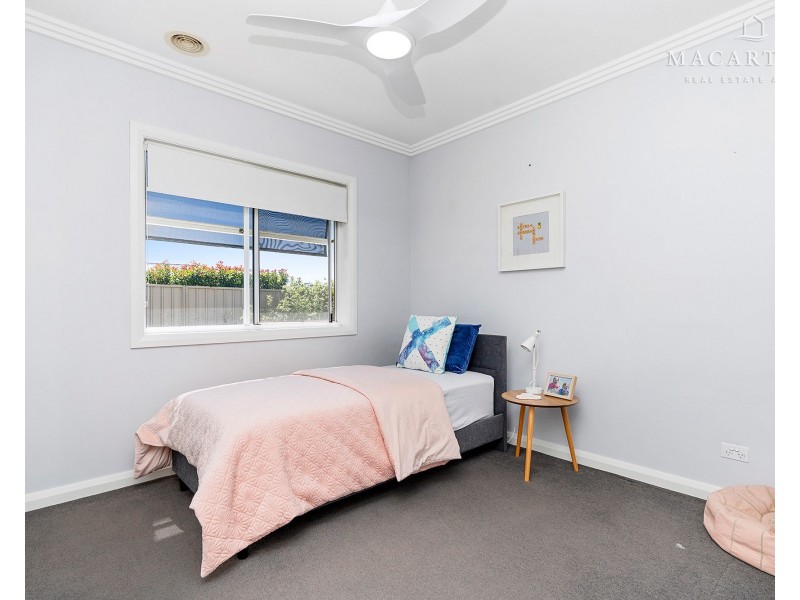 18 Chang Avenue, Lloyd NSW 2650