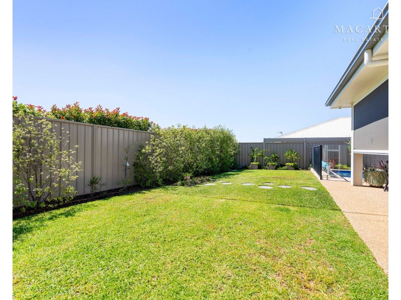 18 Chang Avenue, Lloyd NSW 2650