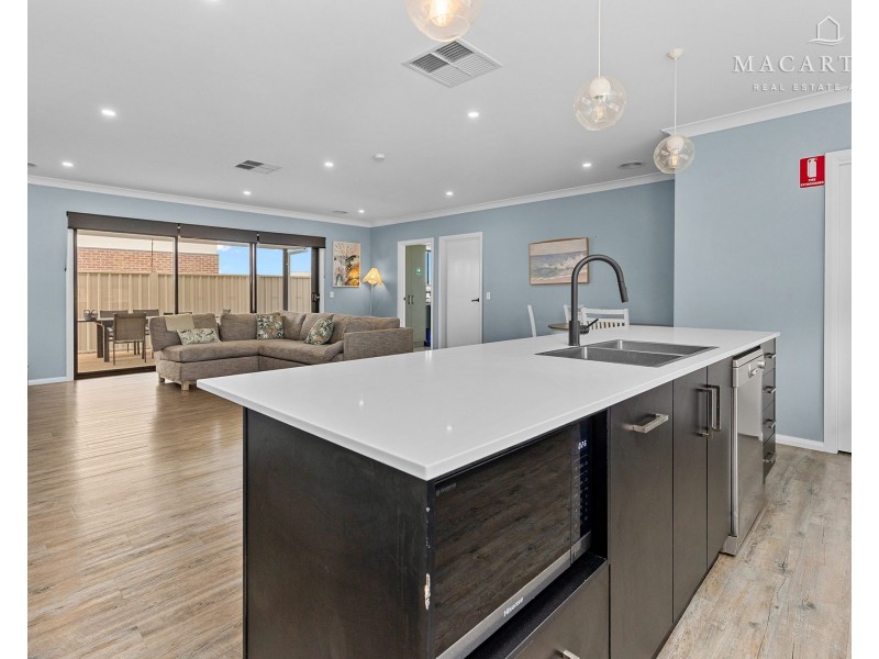 2 Wyoming Avenue, Gobbagombalin NSW 2650