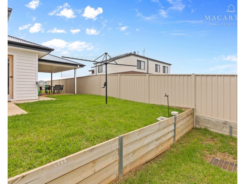 2 Wyoming Avenue, Gobbagombalin NSW 2650