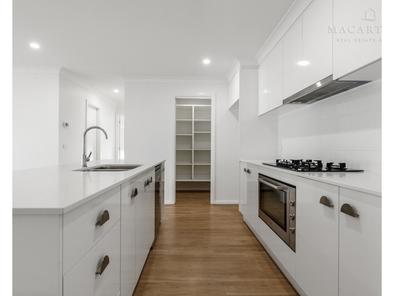 163 Valencia Drive, Gobbagombalin NSW 2650