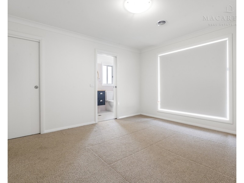 163 Valencia Drive, Gobbagombalin NSW 2650